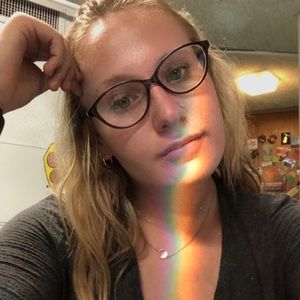 Meet your Posher, Corinne